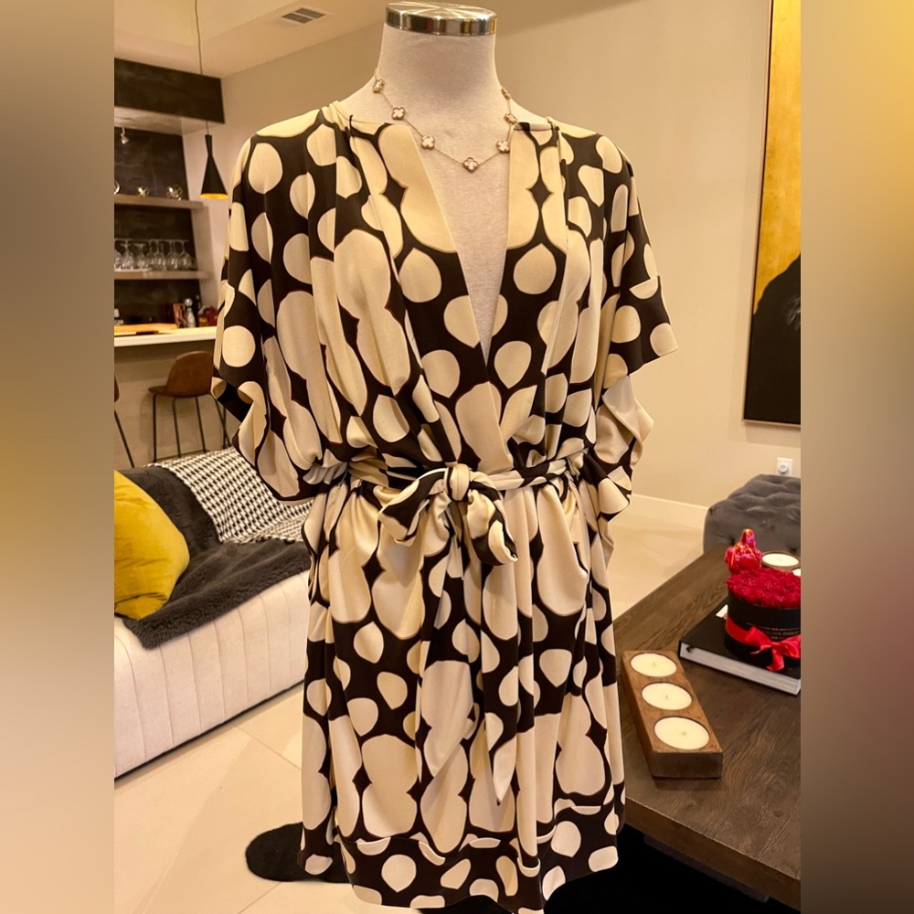 Diane von Furstenberg
Silk Knee-Length Dress